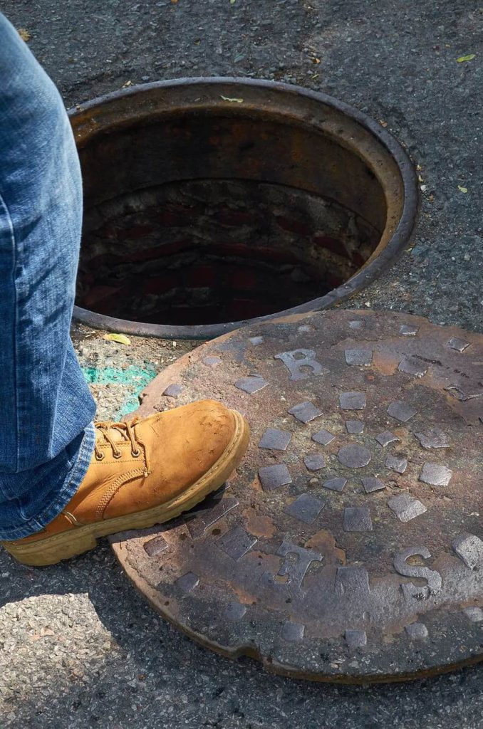 sewer-manhole-cover-street-hole-construction